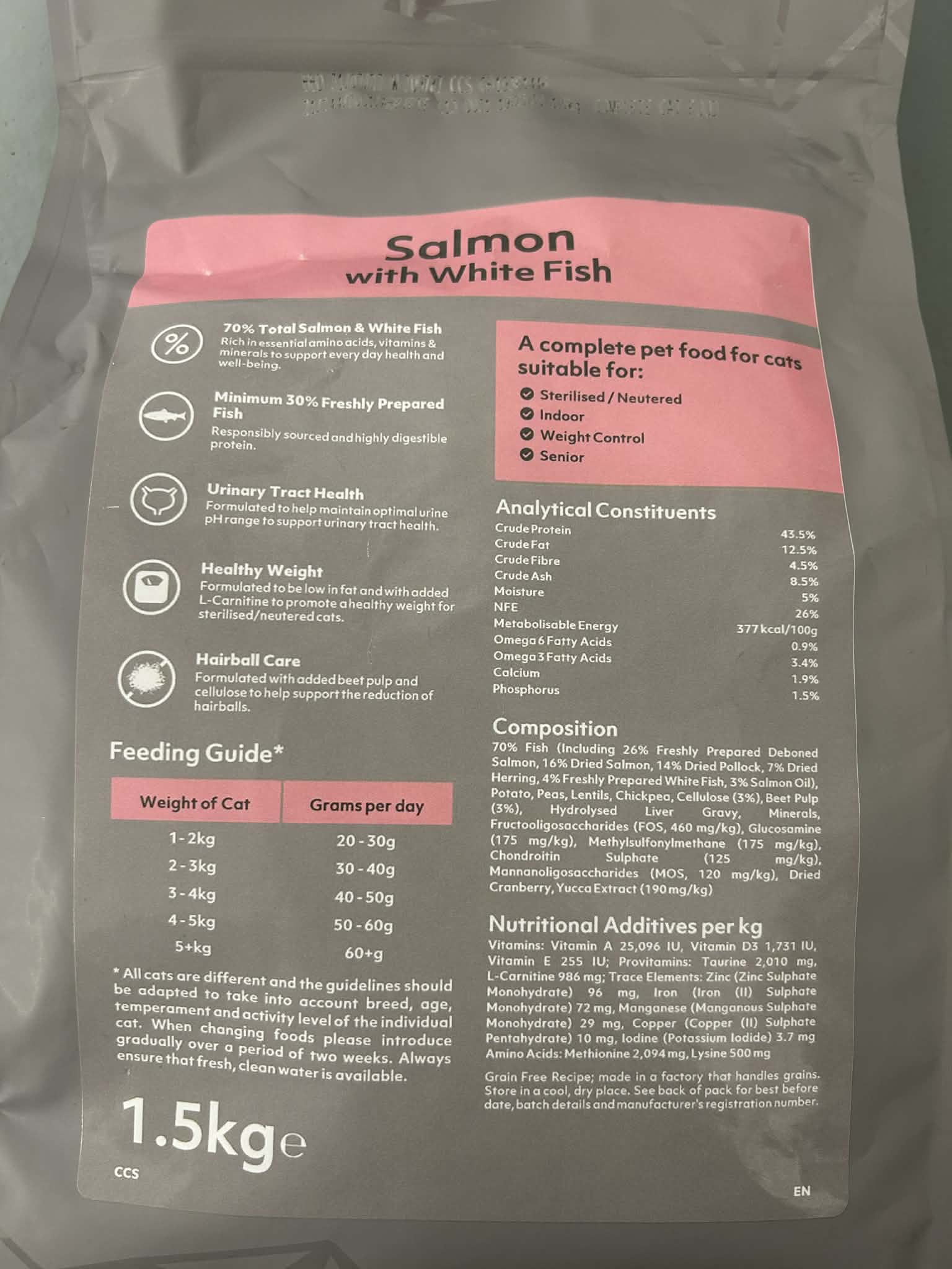 Carltons Sterilised Adult Cat Food Salmon & White Fish 1.5kg - Image 2