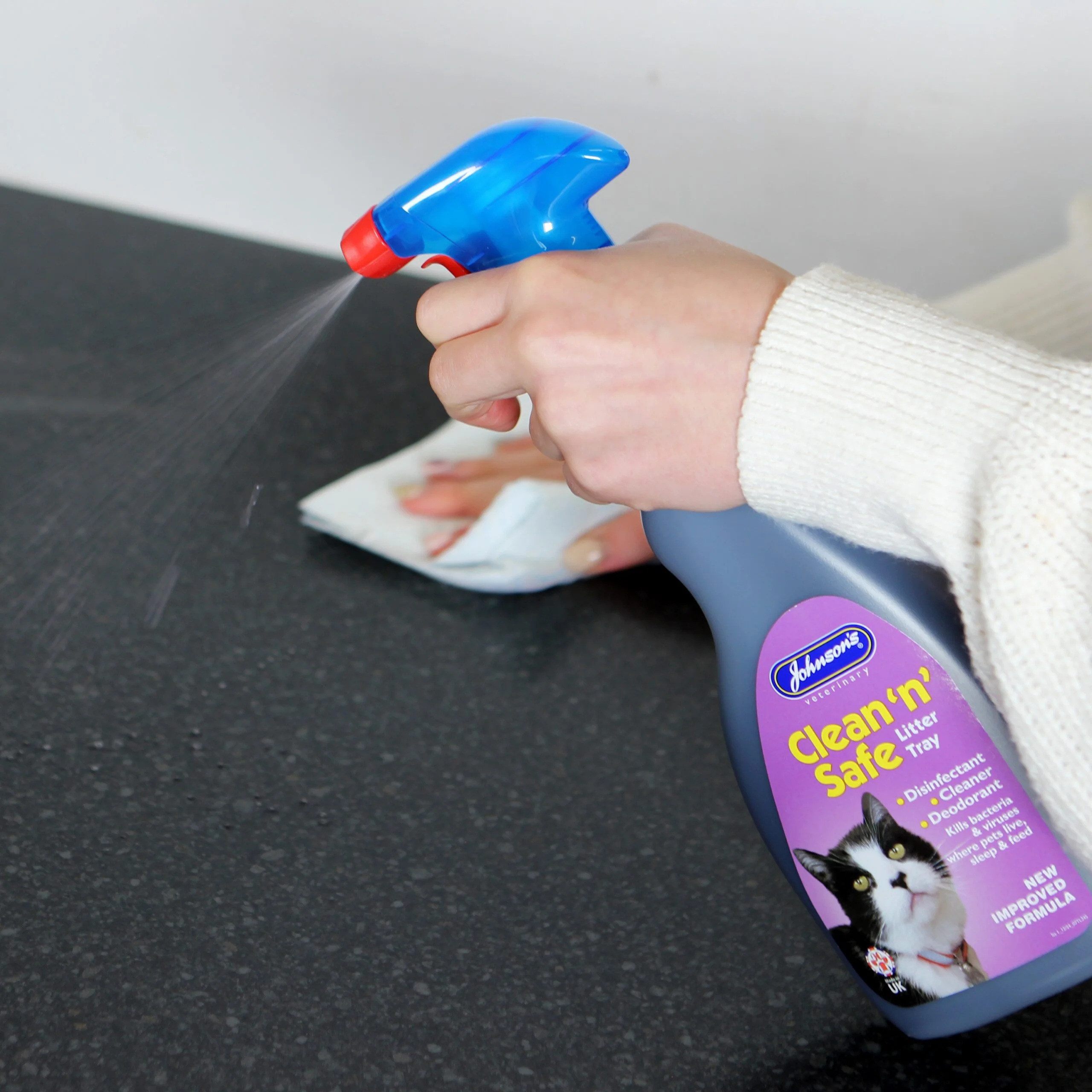 Johnson's Clean ‘n’ Safe Litter Tray 500ml - Image 3